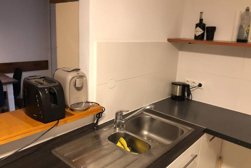 Gemuetliche 3-Zkb Wc Souterrainwohnung In Bestlage Hamburg-Harburg Exteriör bild
