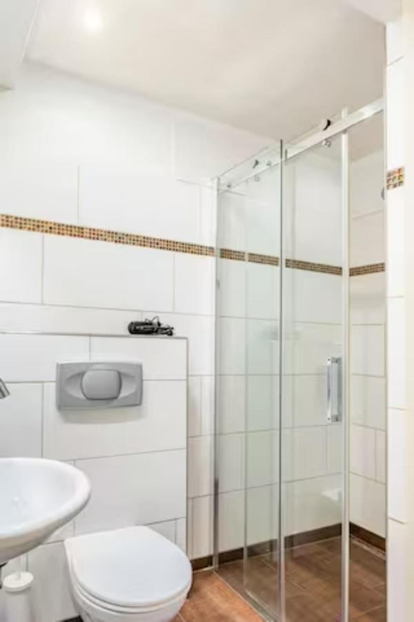 Gemuetliche 3-Zkb Wc Souterrainwohnung In Bestlage Hamburg-Harburg Exteriör bild